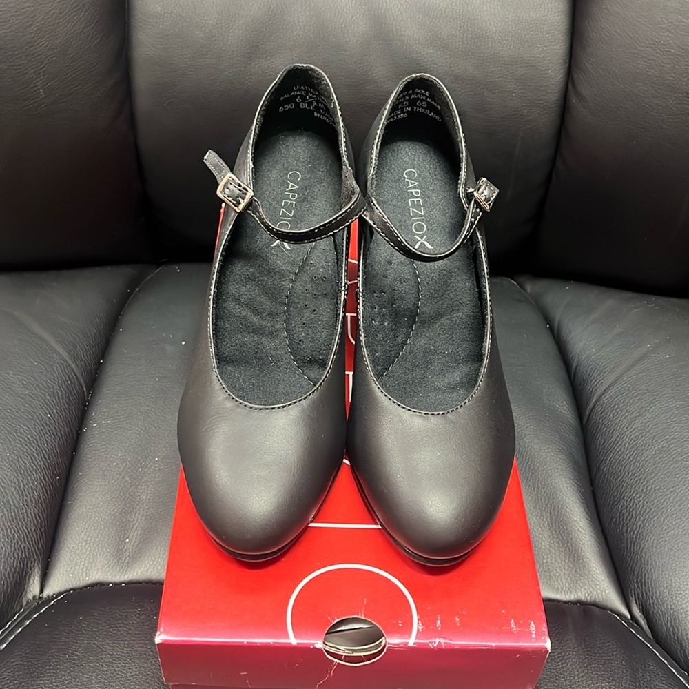 Capezio 2” Heel Black Leather Character Dance Shoes 6.5